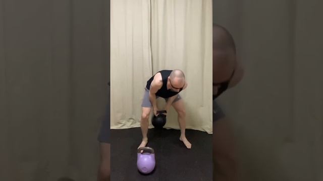 Марафон приседаний или сколько весит гиря, столько с ней и приседай. Сегодня это 40 и 20 кг смотреть онлайн