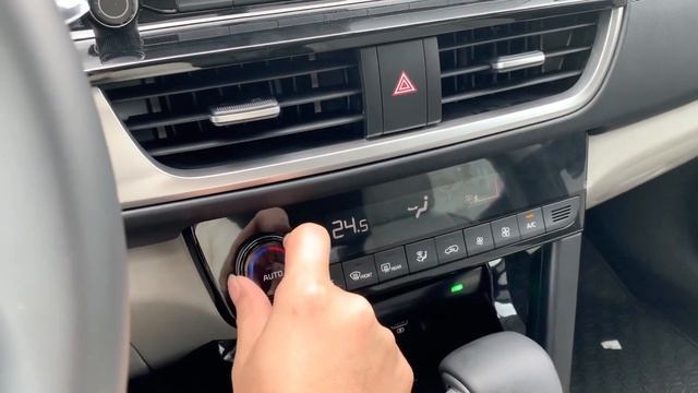 Kia Seltos Premium màu cam đen - Màu nổi bật và trẻ trung. смотреть онлайн