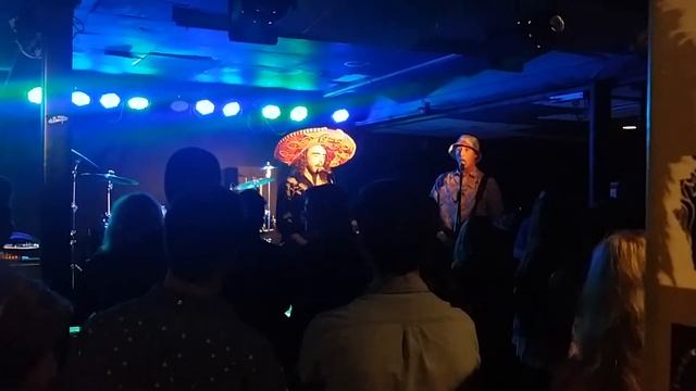 Wobbegongs 1 смотреть онлайн