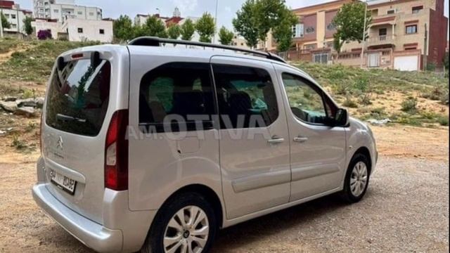 سيارة للبيع رقم { 643 } سيتروين برلينجو 2017 Citroen Berlingo بقة مليحة و جديدة