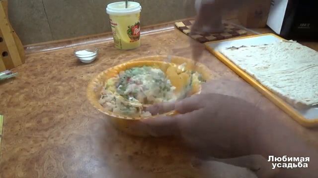 Блюда из лаваша Простая вкусная закуска с крабовыми палочками яйцами и сыром смотреть онлайн