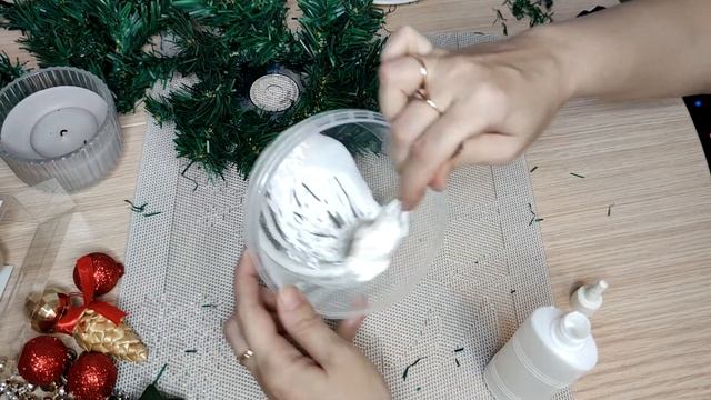 КАК сделать ?НОВОГОДНЮЮ КОМПОЗИЦИЮ СО СВЕЧЕЙ? на праздничный стол. ГИРЛЯНДА НА КАМИН✨. смотреть онлайн