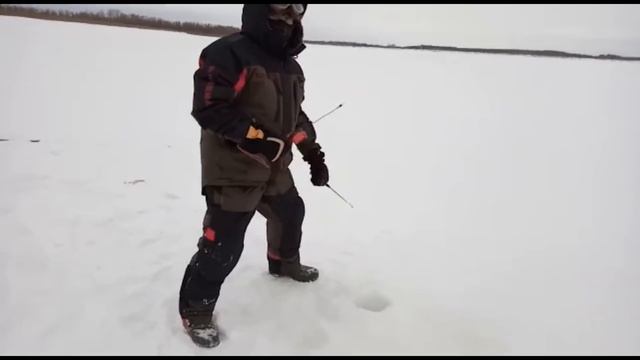 Нижневартовские рыбаки в поддержку курсантов Ульяновского лётного училища! смотреть онлайн