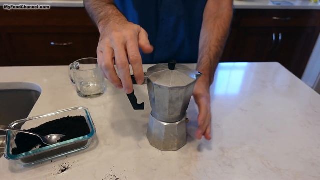 Moka Pot 101 - Easy Espresso on Your Stovetop смотреть онлайн