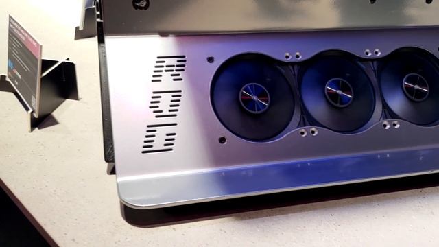 Nejen skvělé OLEDy a grafické karty na Gamescom Asus смотреть онлайн