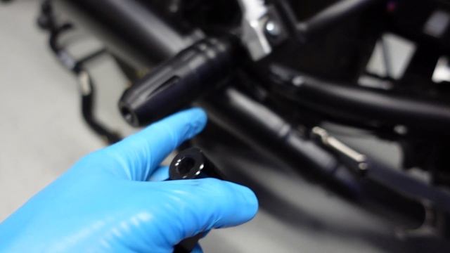Exhaust Slider & Floorboards Install - Honda Rebel 500 смотреть онлайн
