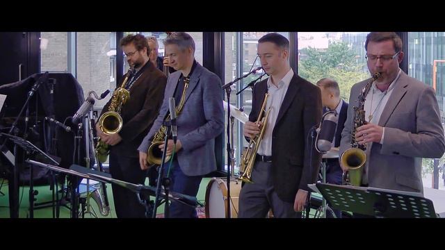 Meet Me at The Deli (Dominic Howles) смотреть онлайн