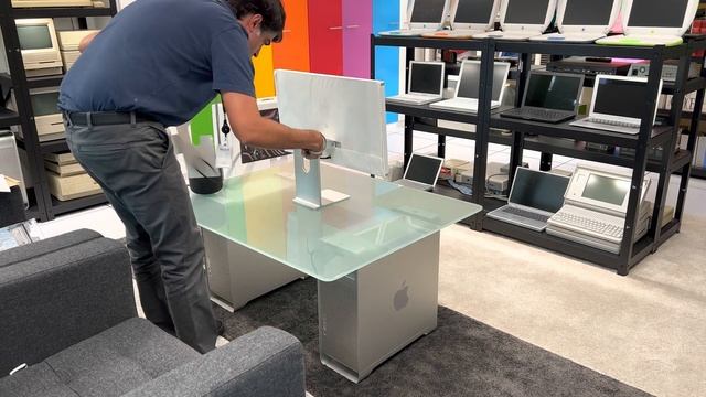 24 Years of Apple Studio Displays смотреть онлайн