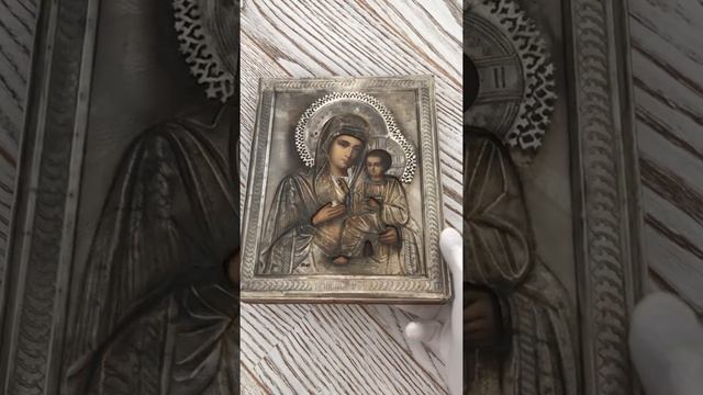 Обзор иконы Тихвинская Богородица , серебряный оклад , 19 век смотреть онлайн