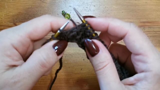 повязка на голову.если вам не идут шапки.спицами просто и оригинально. смотреть онлайн