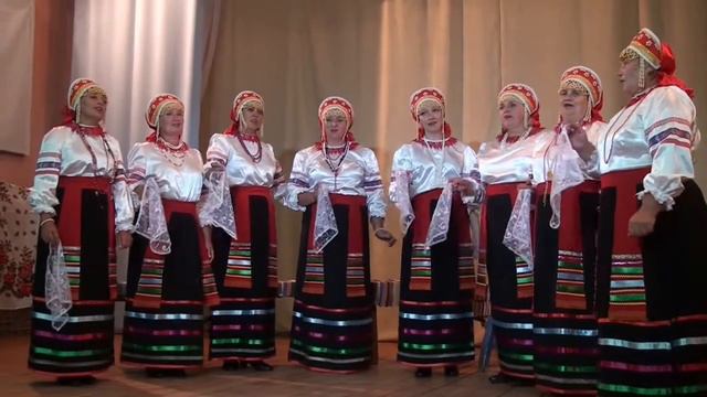 Женский вокальный ансамбль Россиянка, рук О Н Ловягина русские, Петропавловский район Вьюн над смотреть онлайн