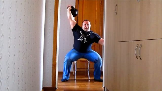 Жим гири 32 кг на 30 раз сидя - Ламонов Владимир. Жим гири 32 кг на 30 раз смотреть онлайн