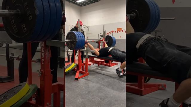 180KG Bench, 17 Y/o & 66kgbw