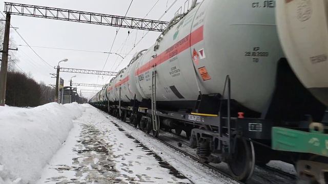 ВЛ11М-446 с грузовым поездом проследует ст. "Яганово" смотреть онлайн