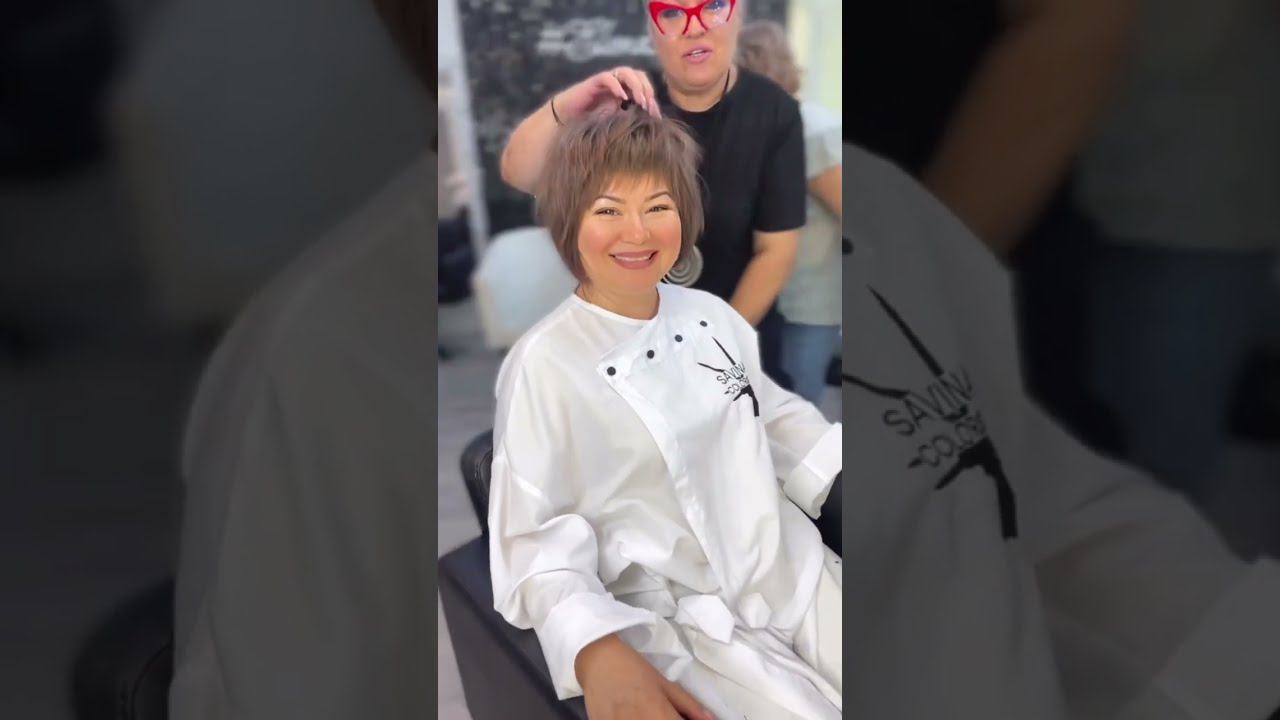 КРУГЛЫЙ БОБ С ЧЁЛКОЙ 2022-2023/BOB ROND AVEC FRANGE 2022-2023 смотреть онлайн