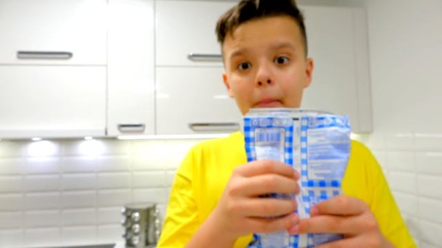 МОЁ УТРО... Атака КОНФЕТ... Опоздал в ШКОЛУ !!! смотреть онлайн