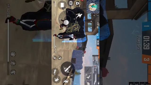 Почему нубы со мной играет👿👿. FREE FIRE