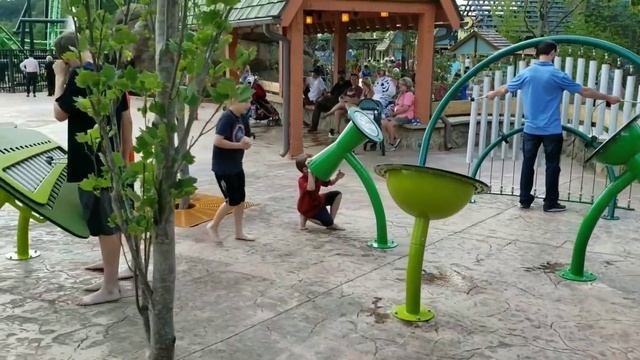Dollywood's Wildwood Grove Grand Opening Day Walkthrough Review and Dolly Parton 2019 смотреть онлайн