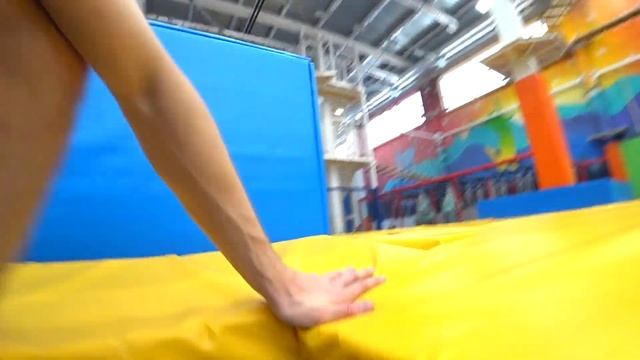 КАКИЕ СТРАХОВОЧНЫЕ МАТЫ ЛУЧШЕ? ОБЗОР ОБКЛАДОЧНЫХ МАТОВ ДЛЯ БАТУТА. смотреть онлайн