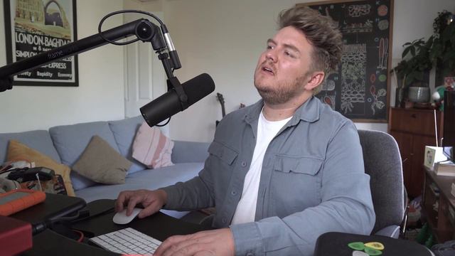 TURNING 2 CHORDS INTO A HIT SONG смотреть онлайн