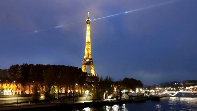 Париж: город контрастов | Мир за 15 минут смотреть онлайн