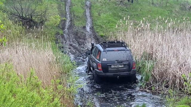 Два УАЗа, две Сузуки и один Джип! Кто ищет грязь, тот её находит! смотреть онлайн