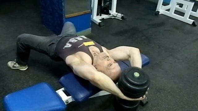 Базов Станислав Яковлевич 1940 г.р. Пуловер гантелью.MOV смотреть онлайн