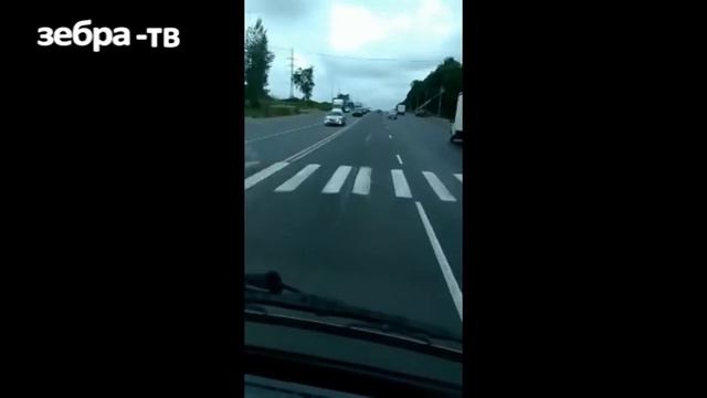 На Пекинке установили барьерное ограждение. Но что-то пошло не так смотреть онлайн
