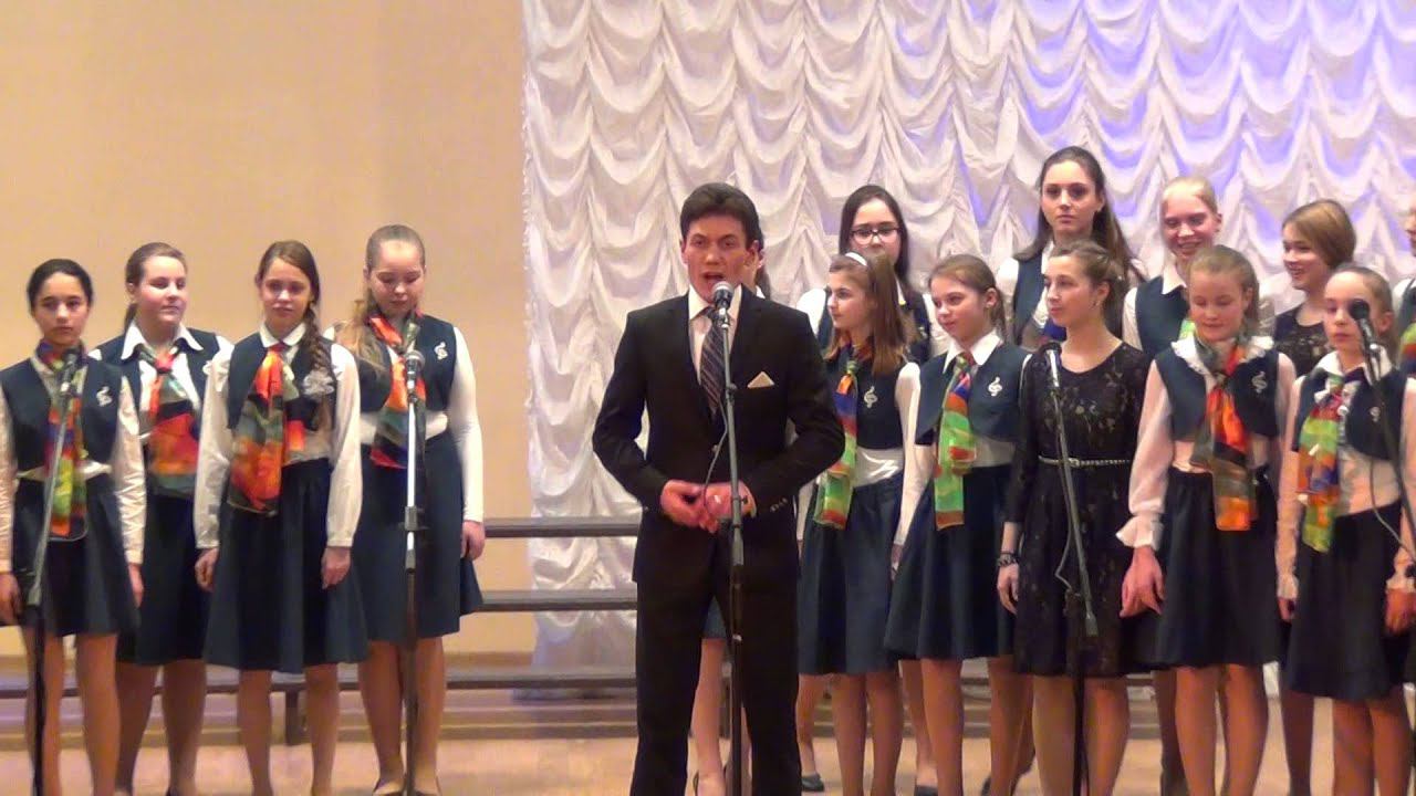 "Серенада Трубадура" Муз. Г. Гладкова, сл. Ю. Энтина Хор "Viva voce" Солист Александр Сидоров смотреть онлайн