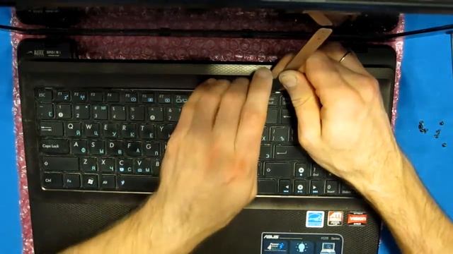 Asus K52D, A52N, A52J - Disassembly And Fan Cleaning (Разборка и чистка ноутбука)