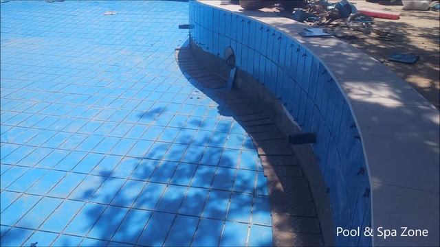 Бассейн с дорожками 25 х 12.5 . Керамика Klinker.