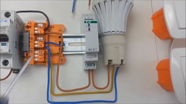 Poradnik praktyka elektryka - BIS 411LED - przekaźnik bistabilny do oświetlenia LED - смотреть онлайн