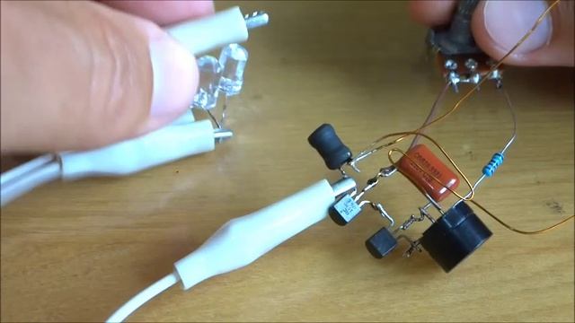 Урок 10 Транзисторный генератор звука как его Переделать в Джоуль Вор Электроликбез ЭЛЕКТРИК от БОГА смотреть онлайн