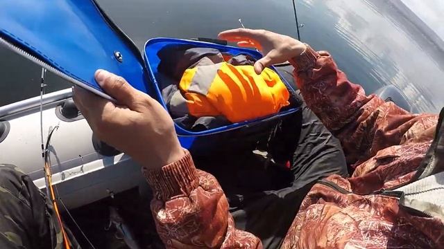 Ловля весеннего судака в отвес, с лодки 2023 смотреть онлайн