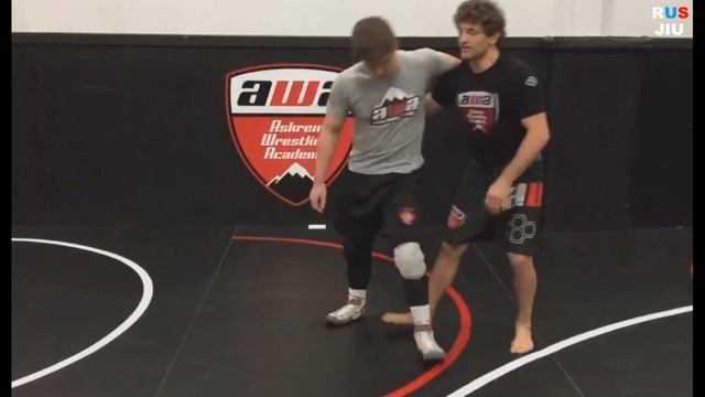 Техники перевода в партер от Бена Аскерна (работа с захватом под рукой соперника) смотреть онлайн