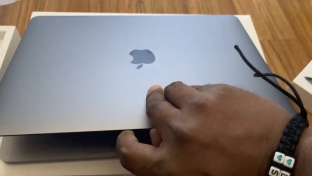 2022 Apple MacBook Pro 13 M2 unboxing #apple #macbook #southkorea #unboxing смотреть онлайн