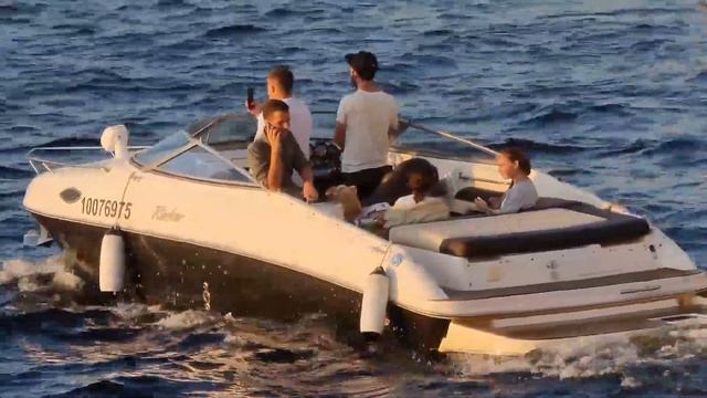 Катера и яхты на Неве в Санкт-Петербурге смотреть онлайн
