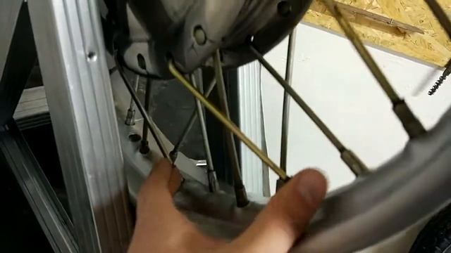 Ремонт колеса мотоцикла Урал. Часть 3. Удаляю восьмёрку. смотреть онлайн