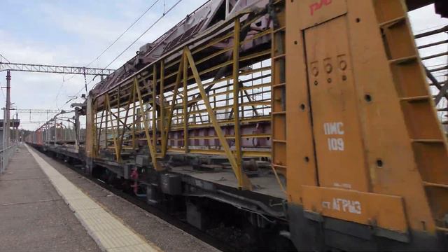 Электровоз ВЛ80С-2624 с путеукладочным составом смотреть онлайн
