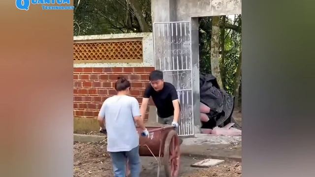 The young couple returned to their hometown to renovate the old abandoned house for a long time смотреть онлайн