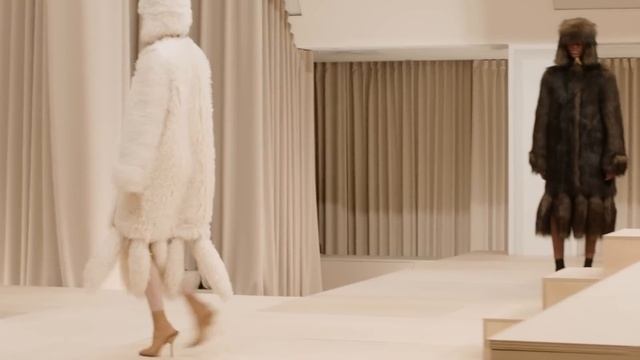 The Burberry Autumn/Winter 2021 womenswear presentation смотреть онлайн