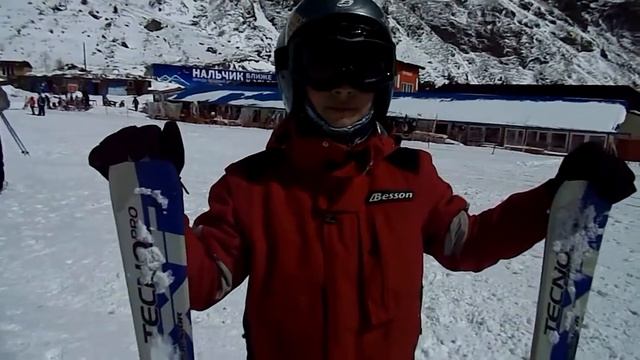 Эльбрус. У подножия горы. После спуска на лыжах смотреть онлайн