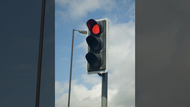 Traffic light | Wikipedia audio article смотреть онлайн