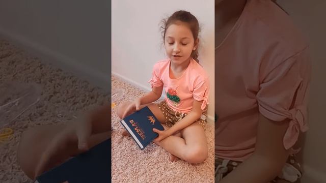 Распаковка книги Земля королей!!! Тутор Вариной комнаты!!! смотреть онлайн