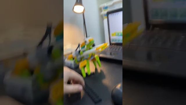 богомол из Lego смотреть онлайн