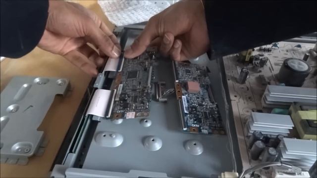 How to replace TCON board in a Sony LCD TV смотреть онлайн
