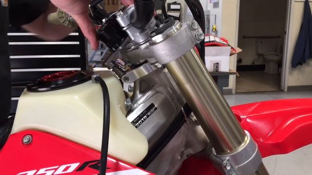 Honda CRF Parabolic Damper install смотреть онлайн