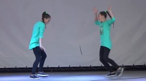 Танец "Хватит учить - давай танцевать!" (hip-hop). Дуэт "Sisters Twin" (Соня и Ксюша Макиенко). 201