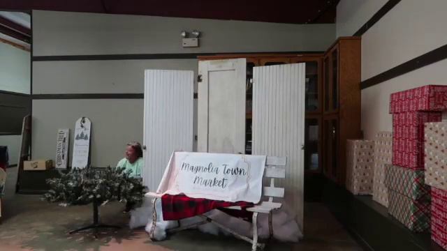 Set Up Our Christmas Vendor Market with Us! | Magnolia Town Market Sip'n'Shop & Upscale Craft Show смотреть онлайн