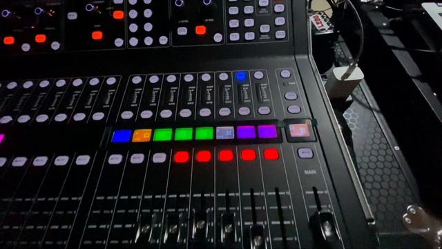 Các Thao Tác Thường Sử Dụng Trên MIXER MIDAS M32R LIVE - VINH QUANG смотреть онлайн